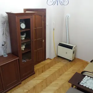 Pylnykarska 6 Апартаменты